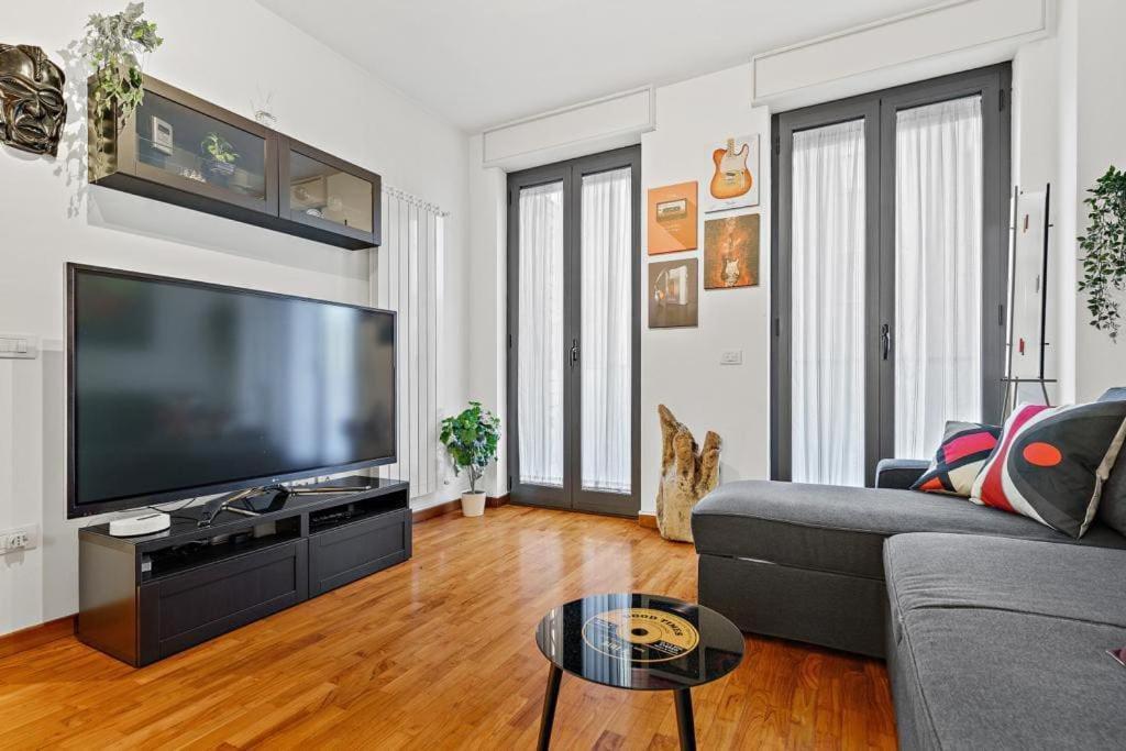 Appartamento Milano-M1 Rock House Esterno foto